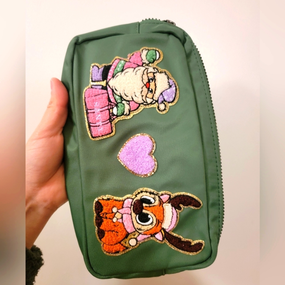 Stoney Clover Holiday Pouch